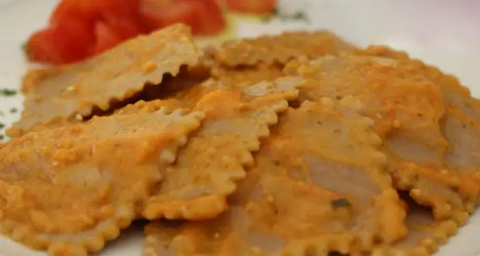 Ricetta Ravioli di Farina di Castagne con sugo di pomodorini