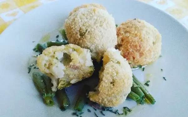 Arancini di riso con asparagi